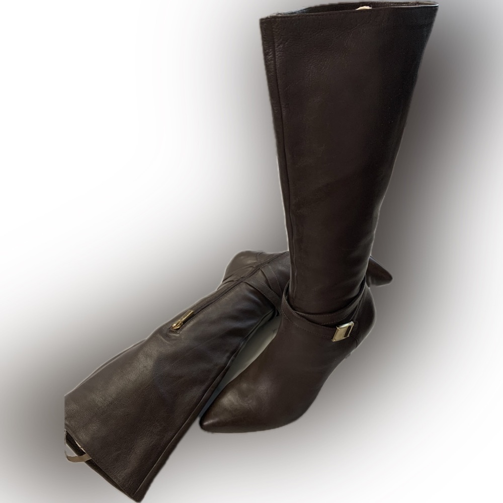 Size 9.5 Vince Camuto boots.